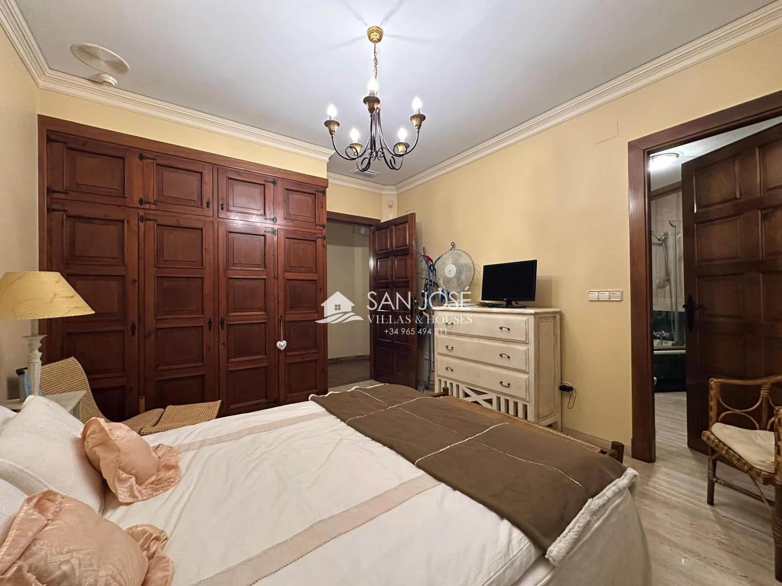 8 soveværelse Villa til salg i Novelda med swimmingpool - € 1.300.000 (Ref: 8802076)