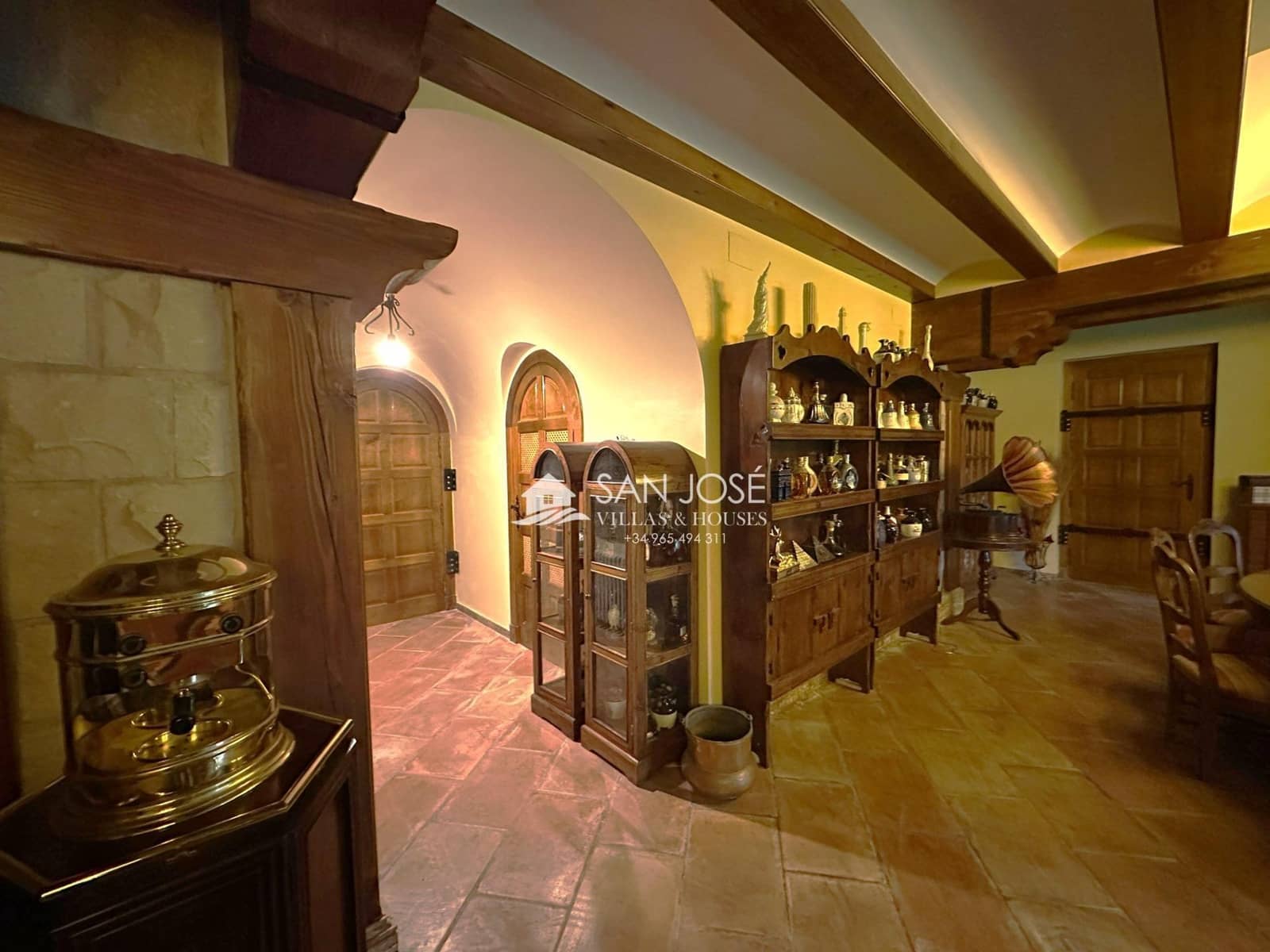 8 soveværelse Villa til salg i Novelda med swimmingpool - € 1.300.000 (Ref: 8802076)