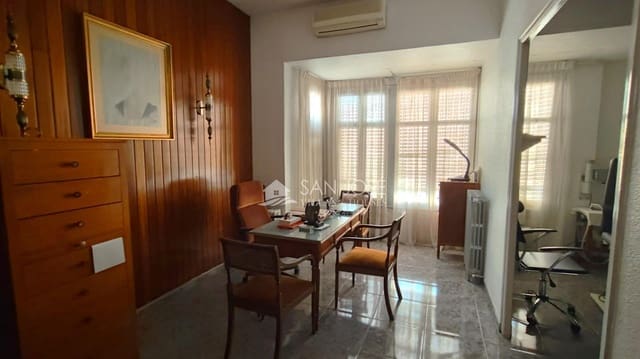 10 bedroom Townhouse for sale in Novelda with garage - € 378,000 (Ref: 8802077)