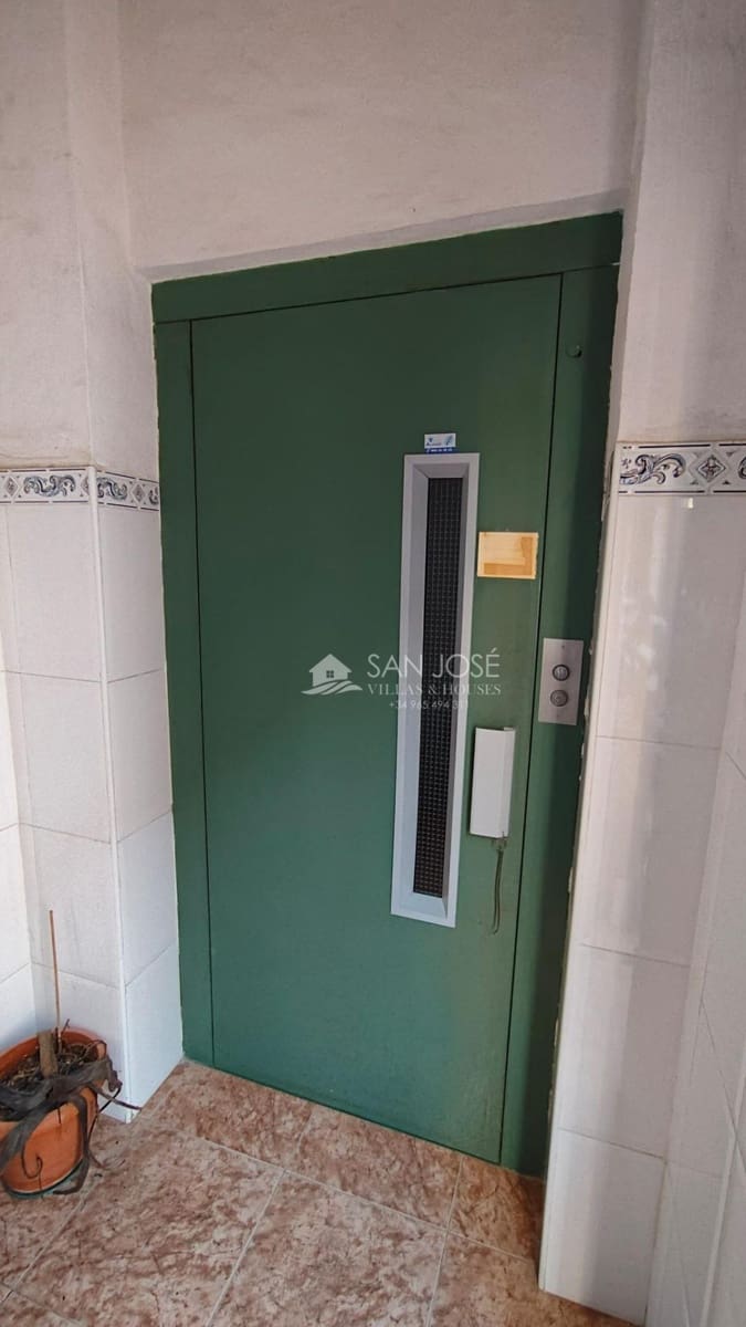 10 soveværelse Byhus til salg i Novelda med garage - € 378.000 (Ref: 8802077)