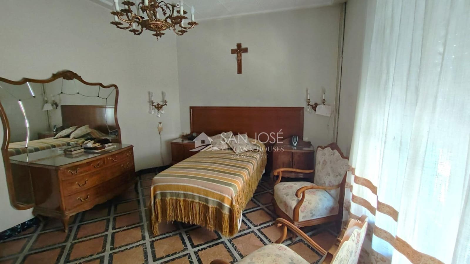 10 soveværelse Byhus til salg i Novelda med garage - € 378.000 (Ref: 8802077)