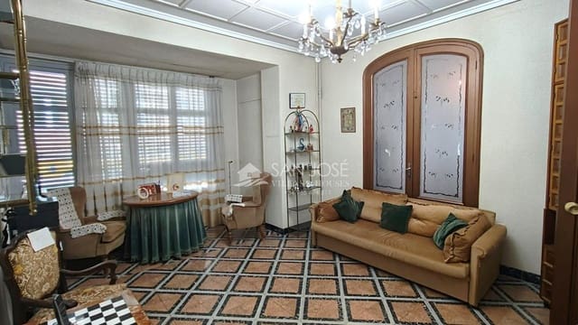 10 bedroom Townhouse for sale in Novelda with garage - € 378,000 (Ref: 8802077)