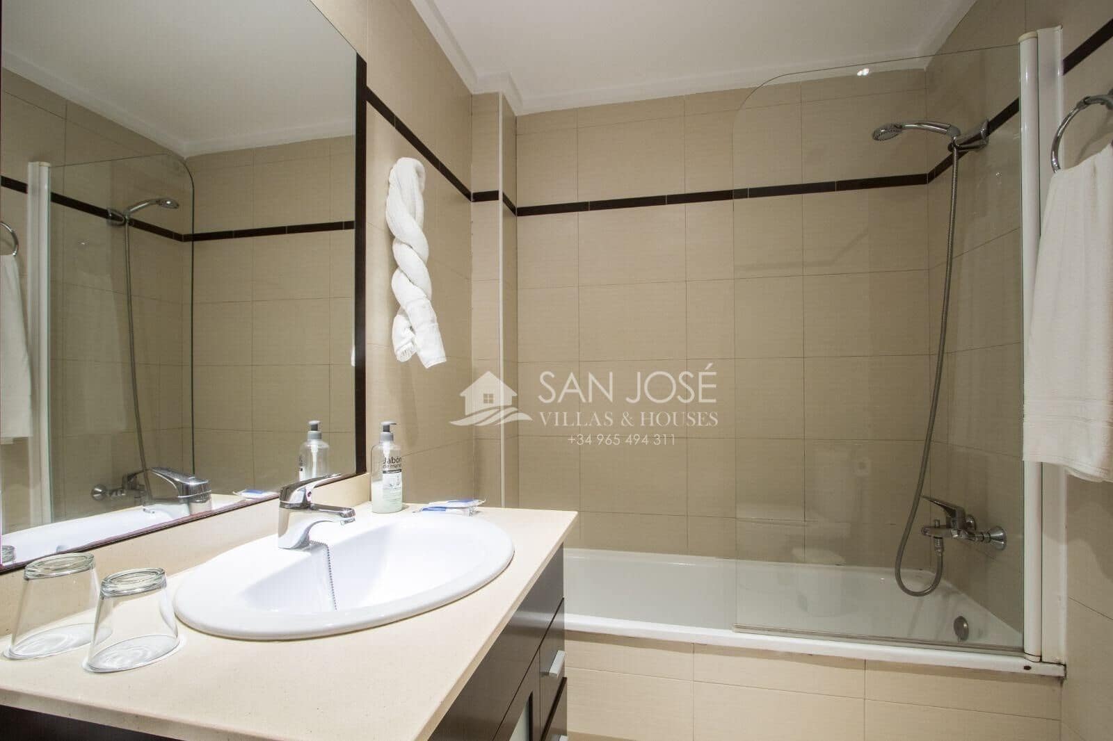 1 bedroom Apartment for sale in Alicante / Alacant city with pool garage - € 165,000 (Ref: 8849719)