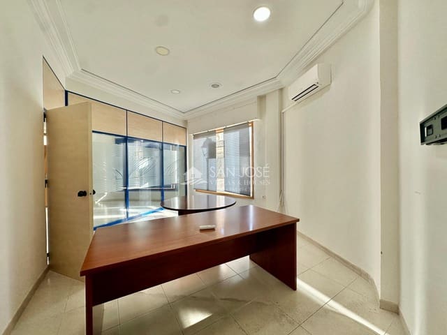 Commercial for rent in Aspe - € 600 (Ref: 8849720)