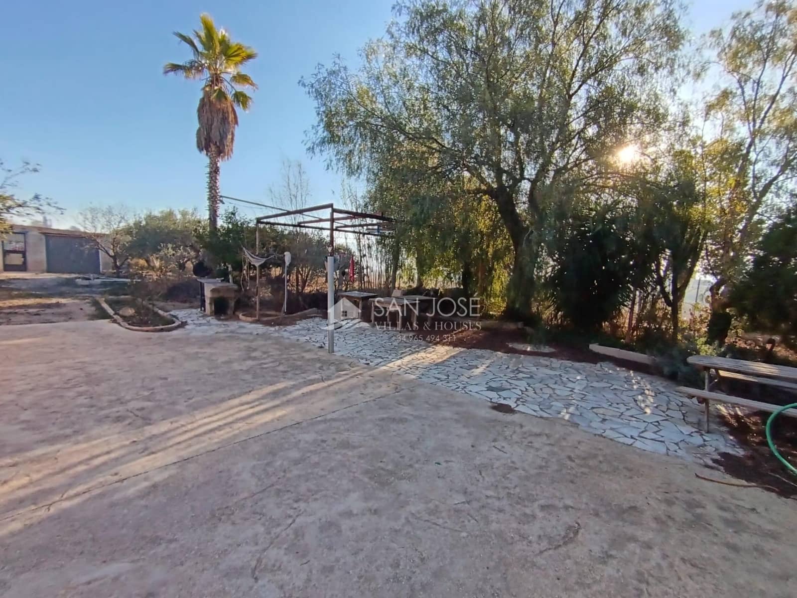 4 makuuhuone Huvila myytävänä paikassa Hondon de las Nieves mukana uima-altaan 
autotalli - 257 000 € (Ref: 8891112)