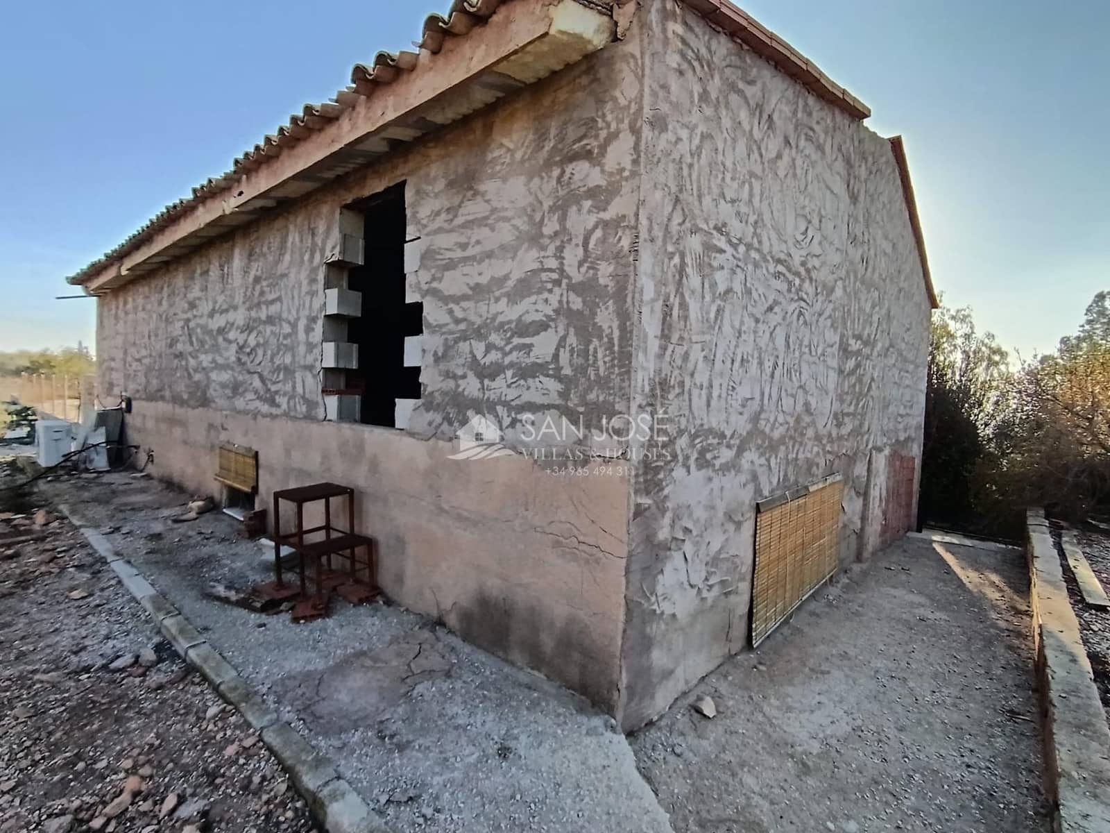 4 makuuhuone Huvila myytävänä paikassa Hondon de las Nieves mukana uima-altaan 
autotalli - 257 000 € (Ref: 8891112)