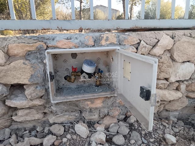 4 makuuhuone Huvila myytävänä paikassa Hondón de las Nieves mukana uima-altaan 
autotalli - 257 000 € (Ref: 8891112)