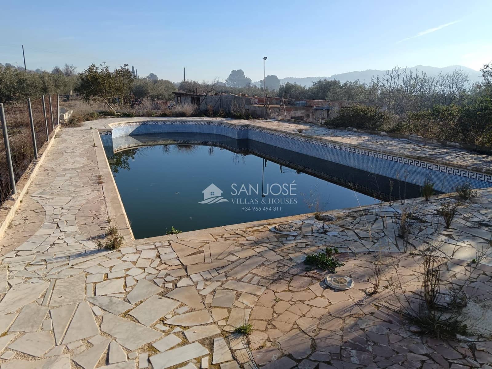 4 makuuhuone Huvila myytävänä paikassa Hondon de las Nieves mukana uima-altaan 
autotalli - 257 000 € (Ref: 8891112)