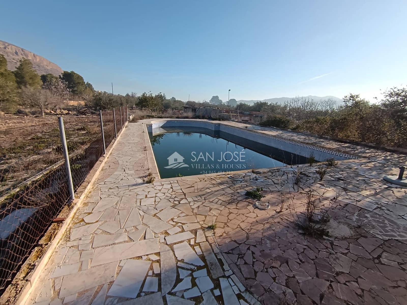 4 makuuhuone Huvila myytävänä paikassa Hondon de las Nieves mukana uima-altaan 
autotalli - 257 000 € (Ref: 8891112)