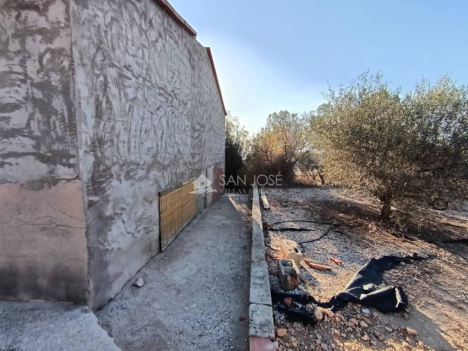 4 makuuhuone Huvila myytävänä paikassa Hondon de las Nieves mukana uima-altaan 
autotalli - 257 000 € (Ref: 8891112)