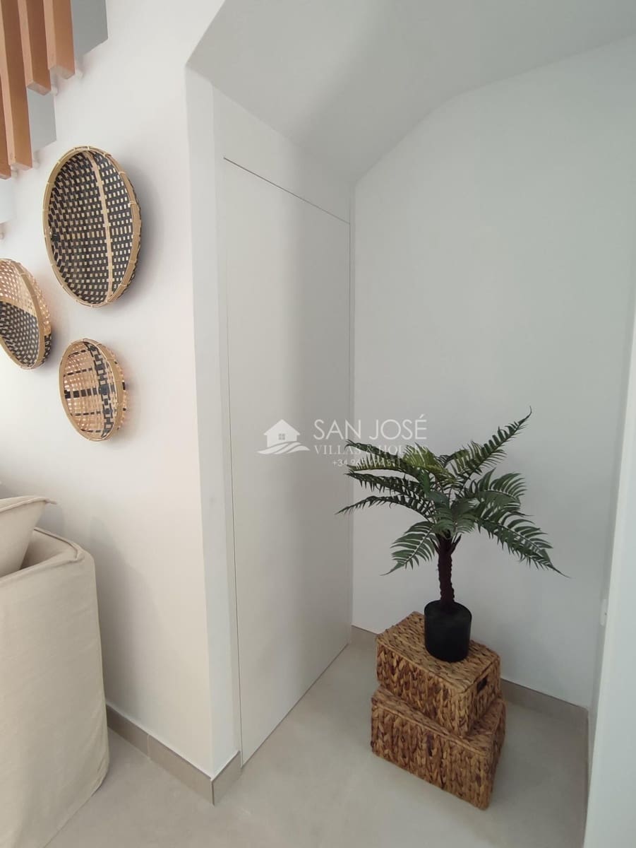 2 soverom Rekkehus til salgs i Cox med svømmebasseng garasje - € 219 000 (Ref: 8896989)