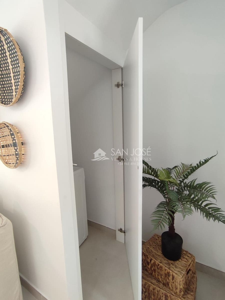 2 soverom Rekkehus til salgs i Cox med svømmebasseng garasje - € 219 000 (Ref: 8896989)