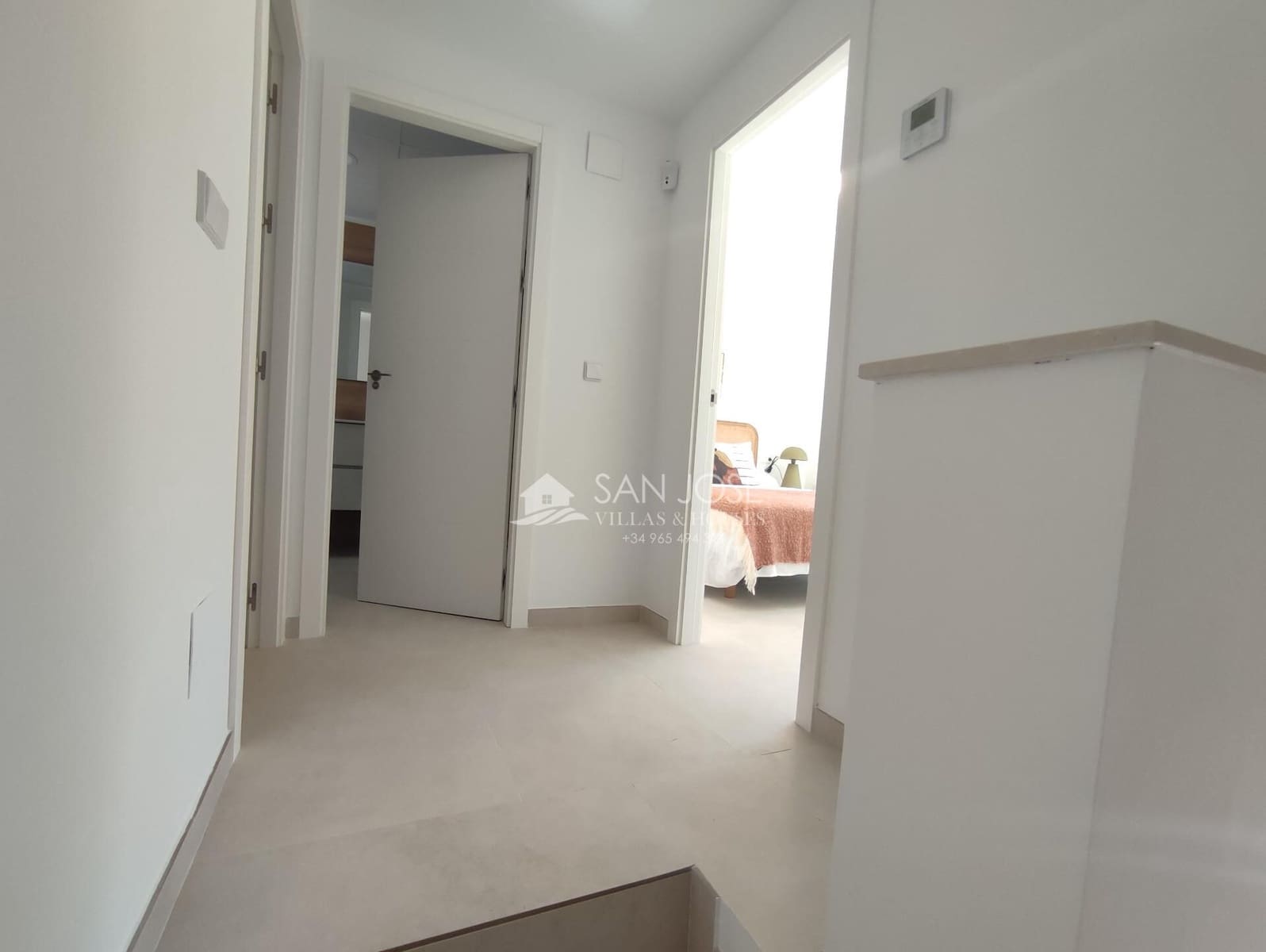 2 soverom Rekkehus til salgs i Cox med svømmebasseng garasje - € 219 000 (Ref: 8896989)