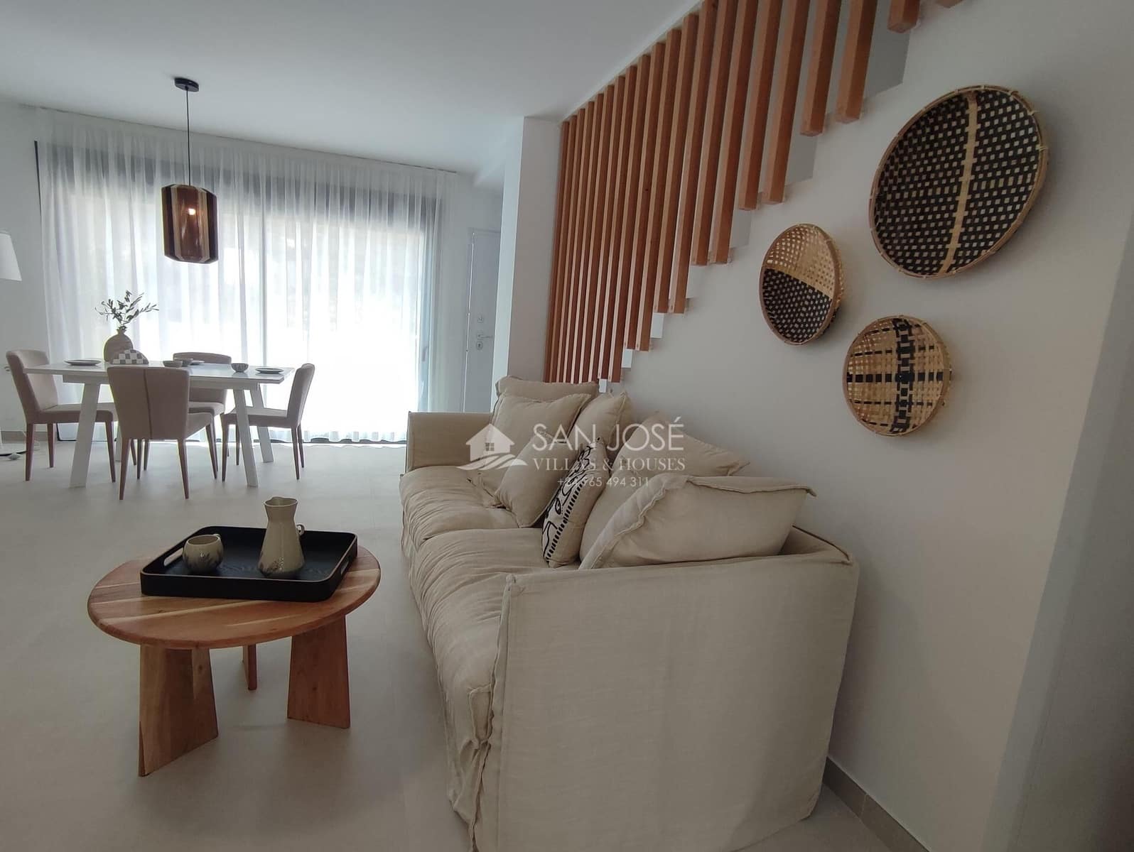 2 soverom Rekkehus til salgs i Cox med svømmebasseng garasje - € 219 000 (Ref: 8896989)