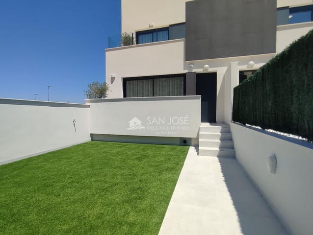 2 soveværelse Rækkehus til salg i Cox med swimmingpool garage - € 219.000 (Ref: 8896989)