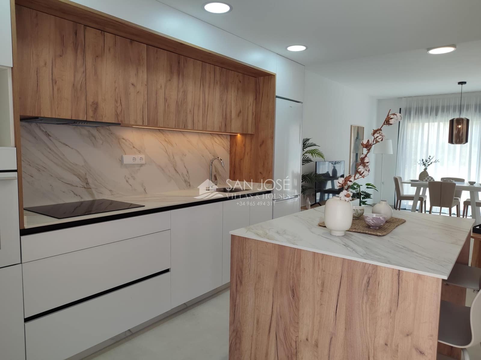 2 soverom Rekkehus til salgs i Cox med svømmebasseng garasje - € 219 000 (Ref: 8896989)