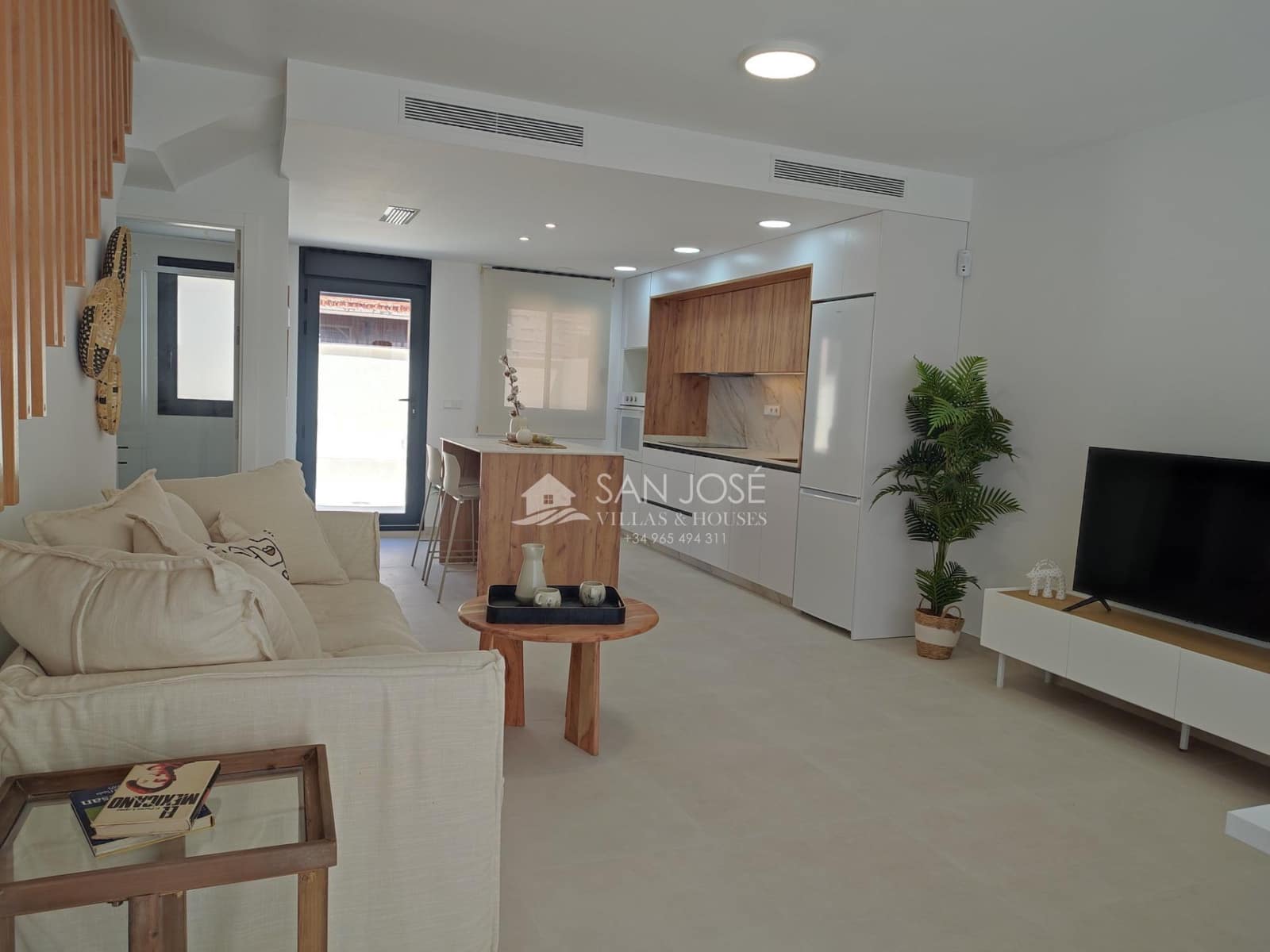 2 soverom Rekkehus til salgs i Cox med svømmebasseng garasje - € 219 000 (Ref: 8896989)