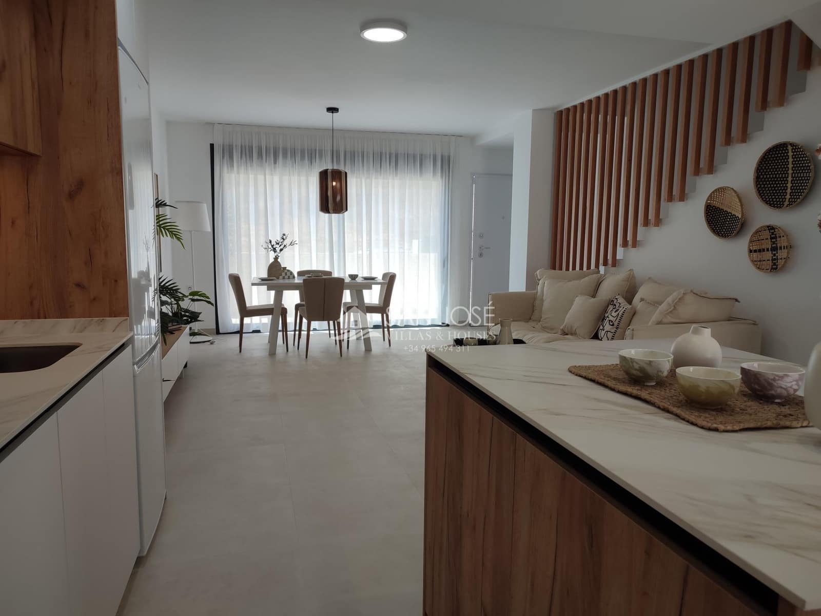 2 soverom Rekkehus til salgs i Cox med svømmebasseng garasje - € 219 000 (Ref: 8896989)