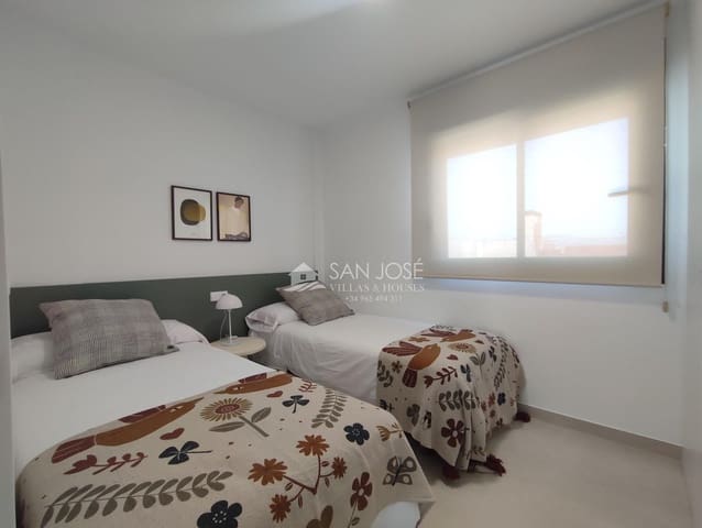 2 soveværelse Rækkehus til salg i Cox med swimmingpool garage - € 219.000 (Ref: 8896989)