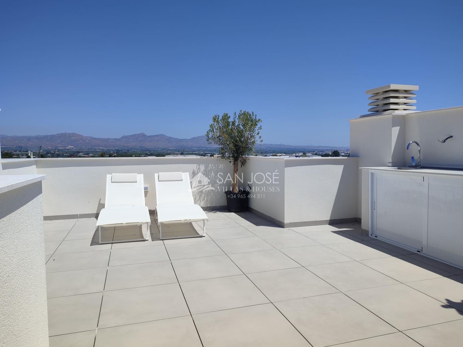 2 soverom Rekkehus til salgs i Cox med svømmebasseng garasje - € 219 000 (Ref: 8896989)