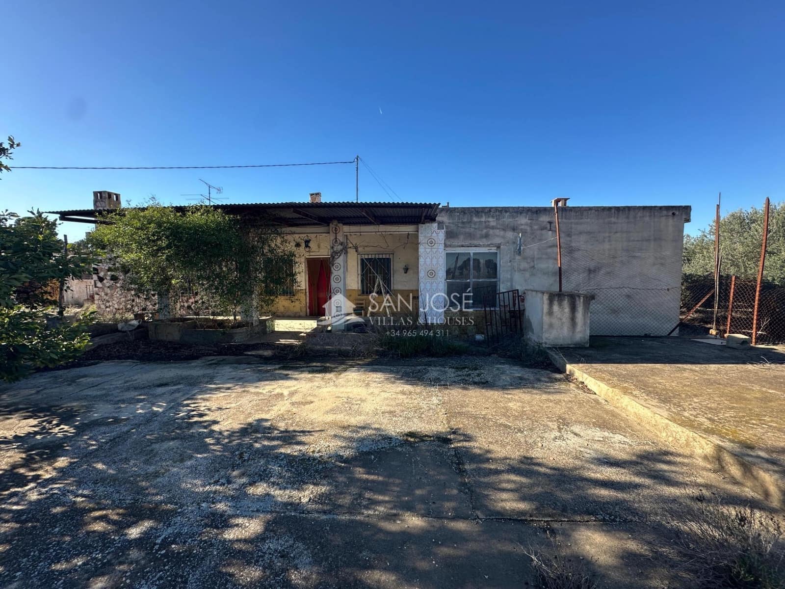 Chalet de 3 habitaciones en Aspe en venta con garaje - 200.000 € (Ref: 8900390)