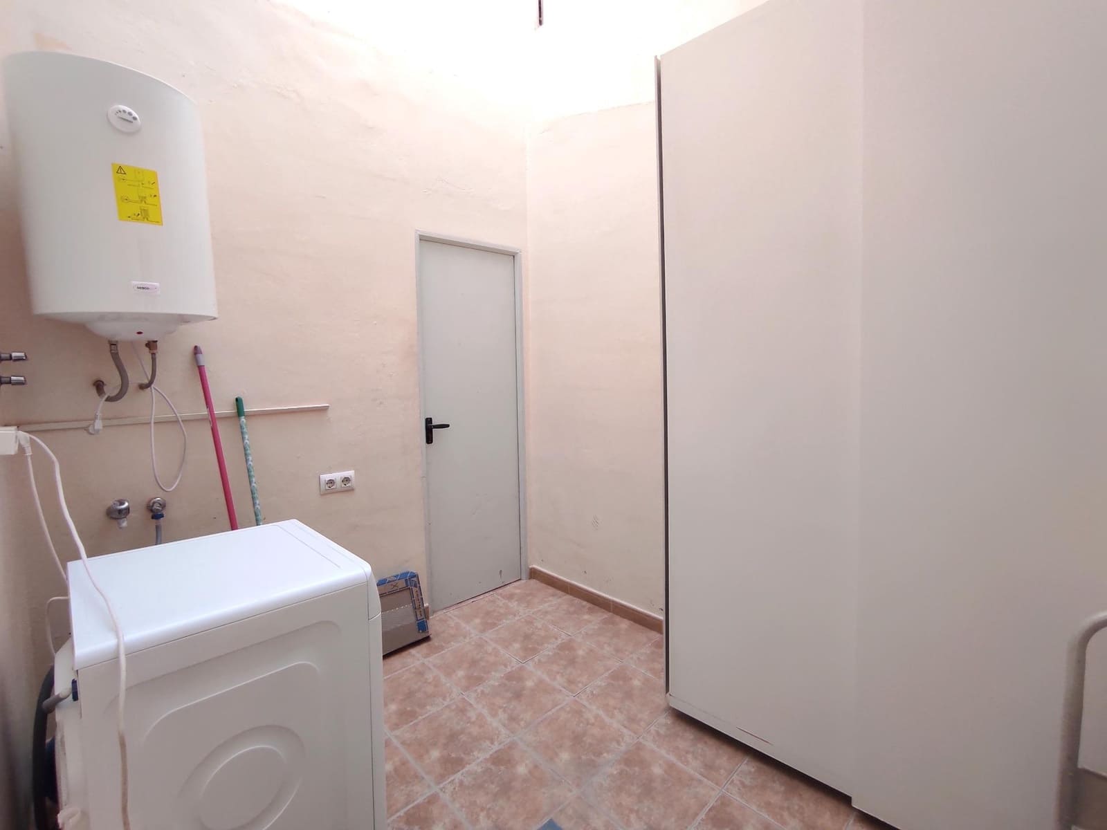 Chalet de 4 habitaciones en Pinoso en venta - 249.000 € (Ref: 8946769)