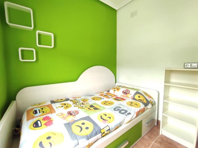 Chalet de 4 habitaciones en Pinoso en venta - 249.000 € (Ref: 8946769)