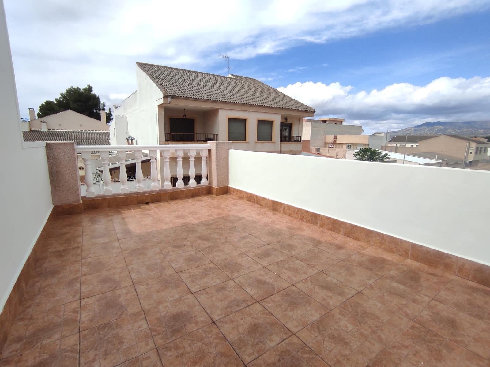 Chalet de 4 habitaciones en Pinoso en venta - 249.000 € (Ref: 8946769)
