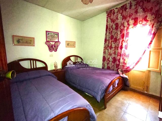 4 soveværelse Byhus til salg i Monforte del Cid med garage - € 127.000 (Ref: 8957313)