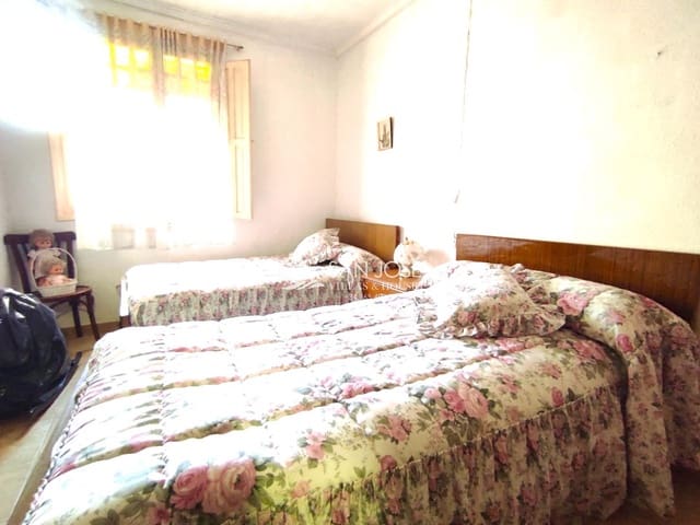 4 soveværelse Byhus til salg i Monforte del Cid med garage - € 127.000 (Ref: 8957313)