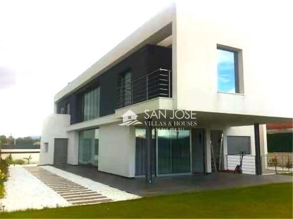 7 soveværelse Villa til salg i Matola med swimmingpool garage - € 992.000 (Ref: 8976329)