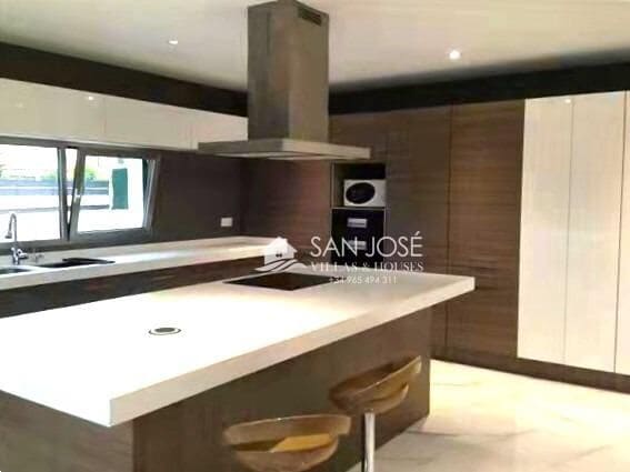 7 soveværelse Villa til salg i Matola med swimmingpool garage - € 992.000 (Ref: 8976329)