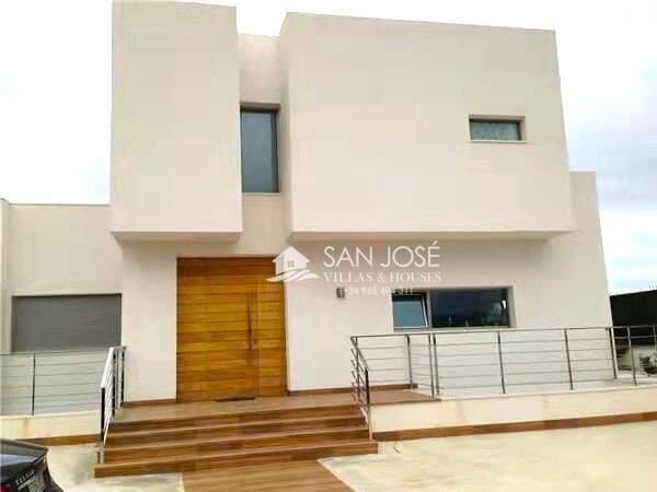 7 soveværelse Villa til salg i Matola med swimmingpool garage - € 992.000 (Ref: 8976329)