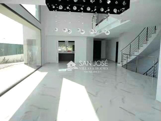 7 soveværelse Villa til salg i Matola med swimmingpool garage - € 992.000 (Ref: 8976329)