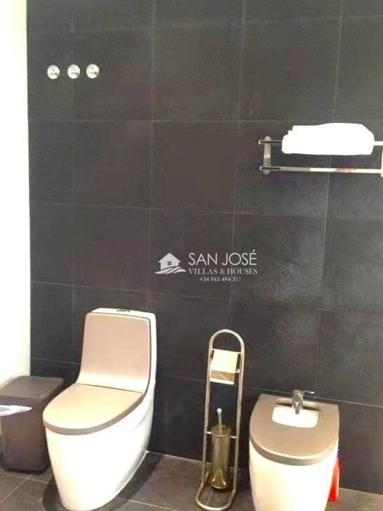 7 soveværelse Villa til salg i Matola med swimmingpool garage - € 992.000 (Ref: 8976329)