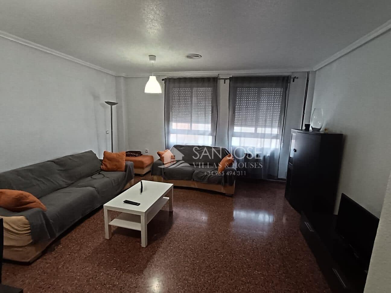 4 makuuhuone Rivitalo vuokrattavana paikassa Sax mukana 
autotalli - 750 € (Ref: 8981275)