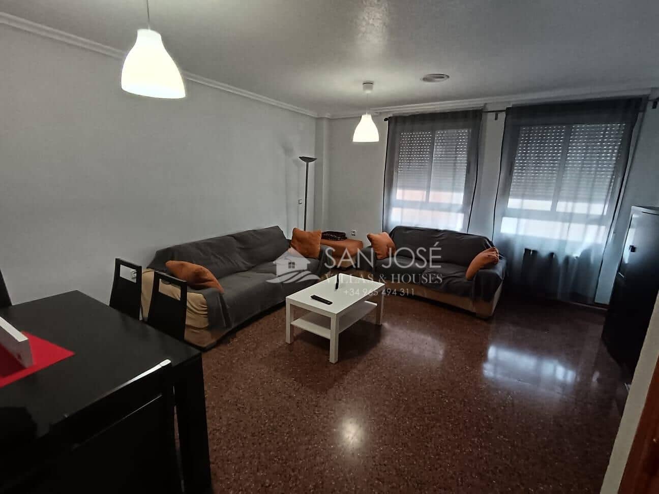 4 makuuhuone Rivitalo vuokrattavana paikassa Sax mukana 
autotalli - 750 € (Ref: 8981275)