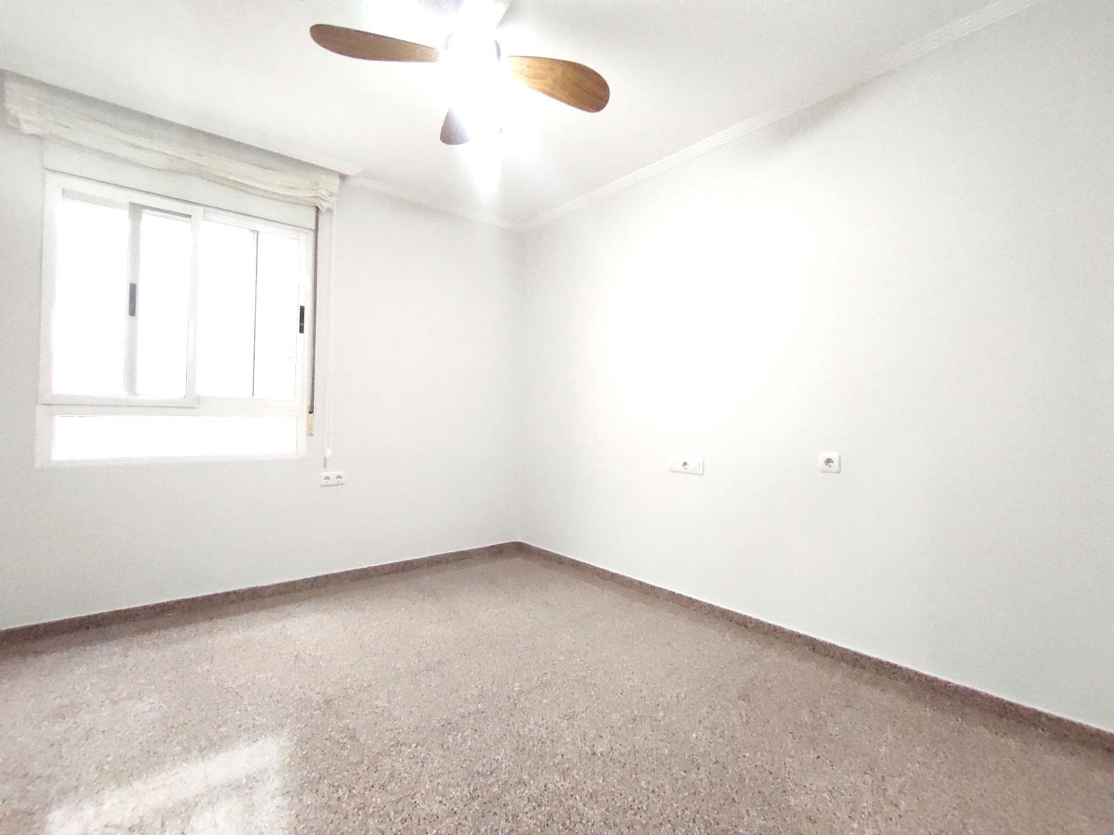 3 Zimmer Wohnung zu vermieten in Novelda mit Garage - 675 € (Ref: 8999271)