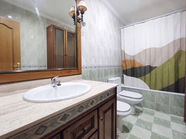 3 Zimmer Wohnung zu vermieten in Novelda mit Garage - 675 € (Ref: 8999271)