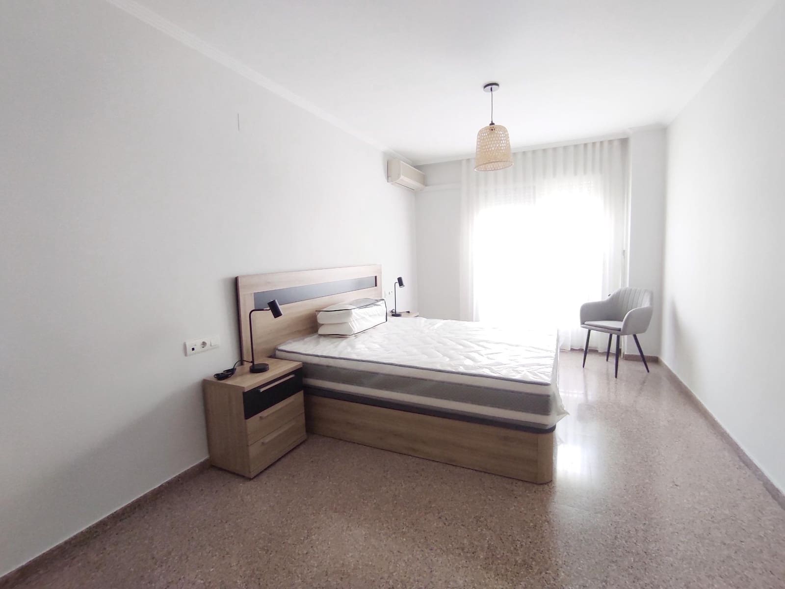 3 Zimmer Wohnung zu vermieten in Novelda mit Garage - 675 € (Ref: 8999271)