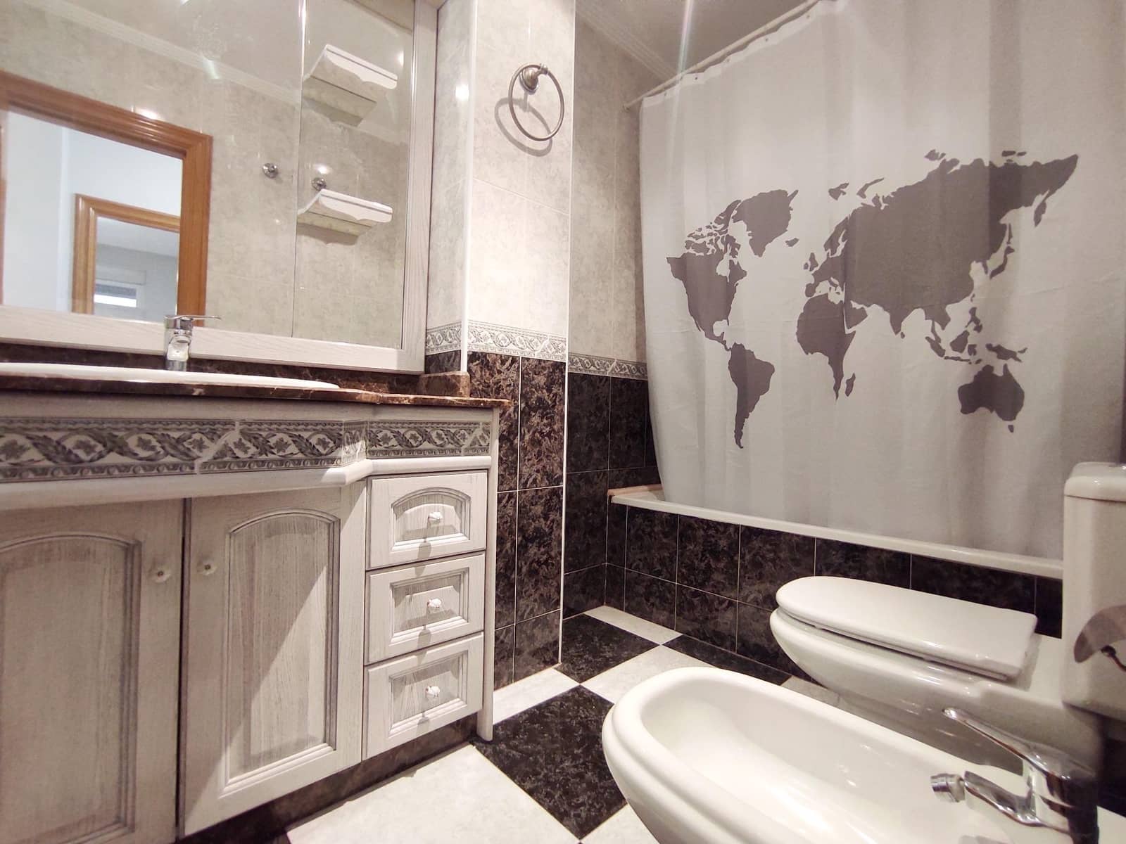 3 Zimmer Wohnung zu vermieten in Novelda mit Garage - 675 € (Ref: 8999271)