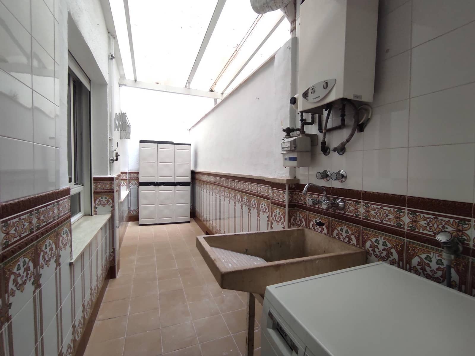 3 Zimmer Wohnung zu vermieten in Novelda mit Garage - 675 € (Ref: 8999271)