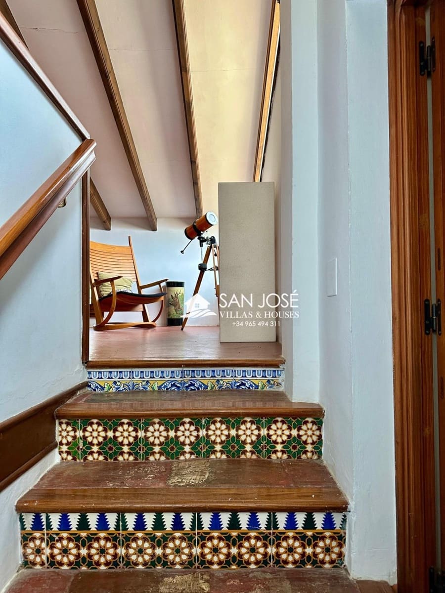 5 soveværelse Villa til salg i Daimes med swimmingpool - € 1.200.000 (Ref: 9023764)