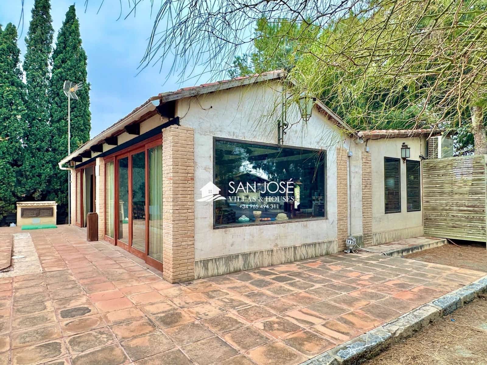 5 soveværelse Villa til salg i Daimes med swimmingpool - € 1.200.000 (Ref: 9023764)