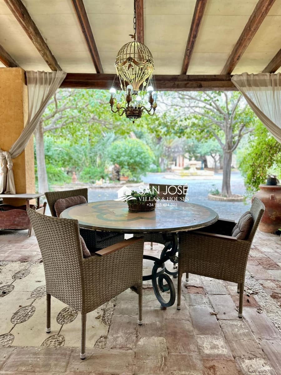 5 soveværelse Villa til salg i Daimes med swimmingpool - € 1.200.000 (Ref: 9023764)