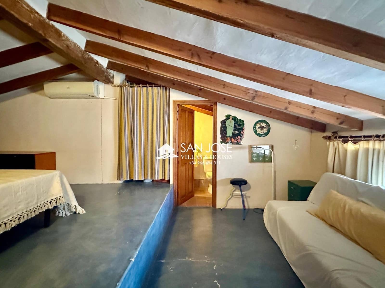 5 soveværelse Villa til salg i Daimes med swimmingpool - € 1.200.000 (Ref: 9023764)