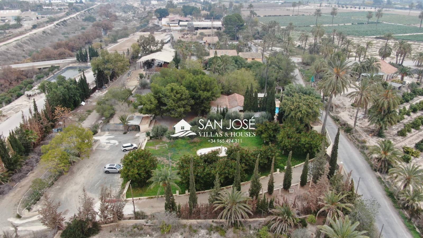 5 soveværelse Villa til salg i Daimes med swimmingpool - € 1.200.000 (Ref: 9023764)