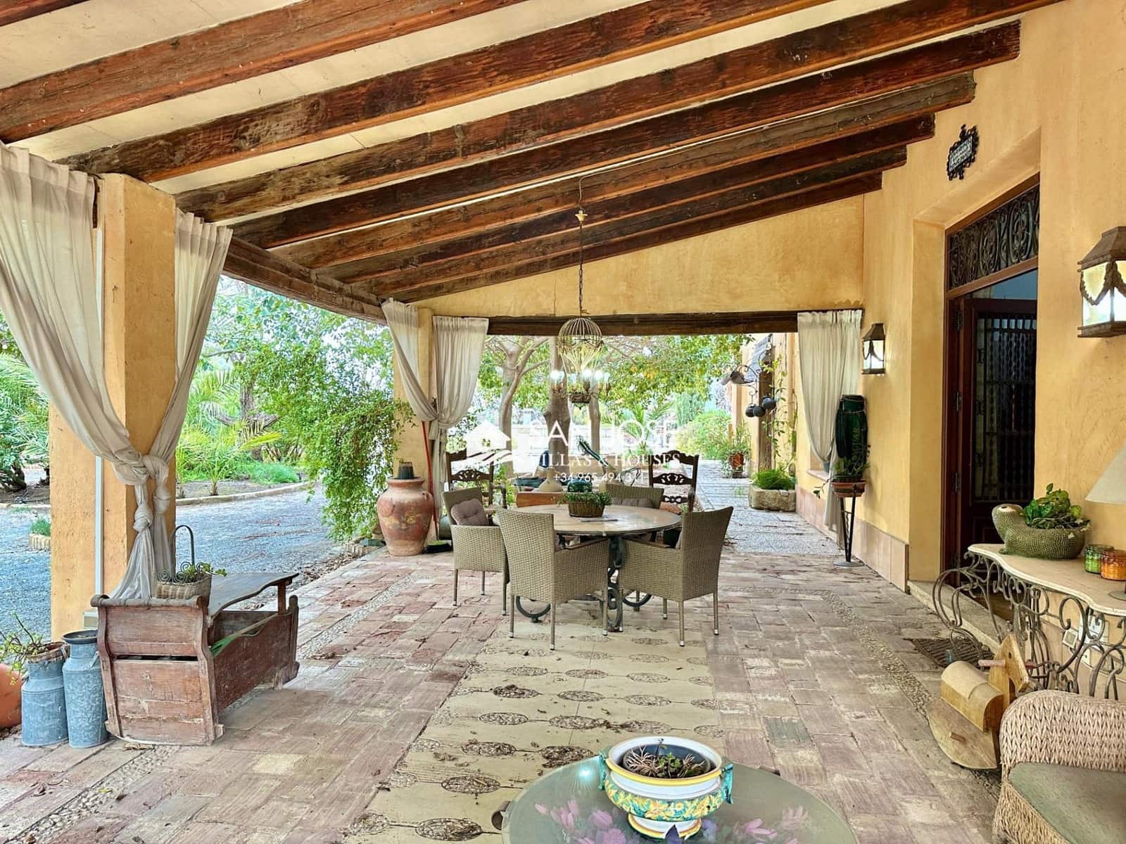 5 soveværelse Villa til salg i Daimes med swimmingpool - € 1.200.000 (Ref: 9023764)