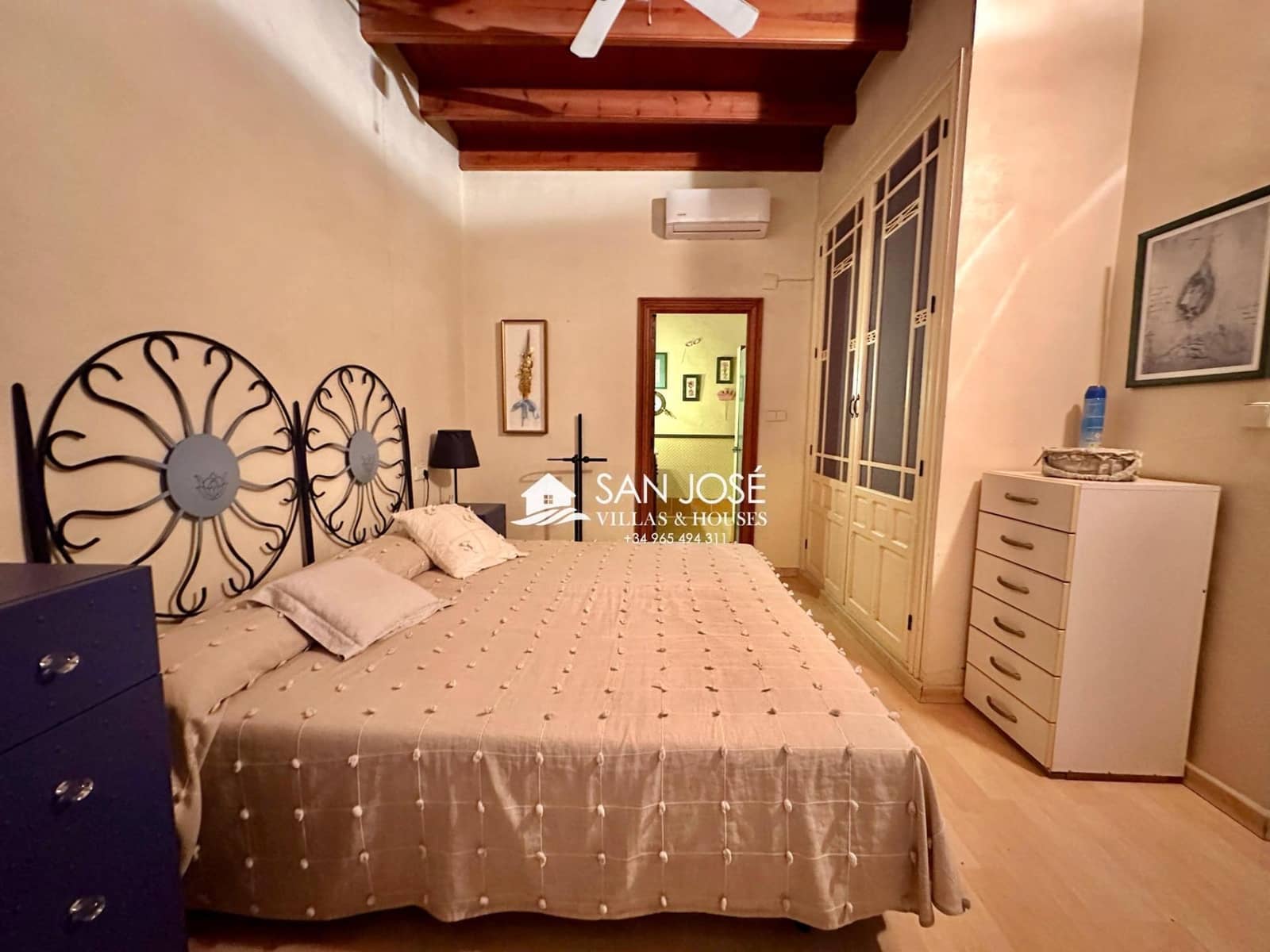 5 soveværelse Villa til salg i Daimes med swimmingpool - € 1.200.000 (Ref: 9023764)