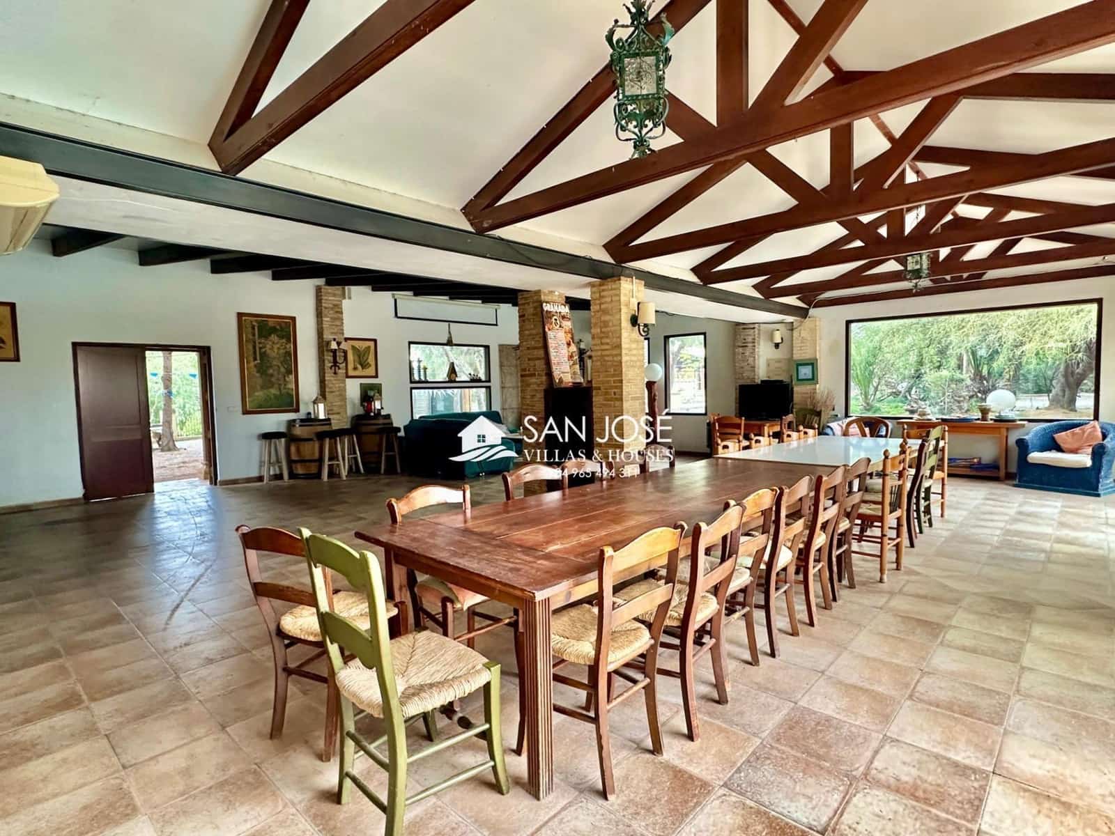 5 soveværelse Villa til salg i Daimes med swimmingpool - € 1.200.000 (Ref: 9023764)